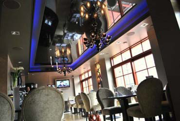 sufit w restauracji Arte